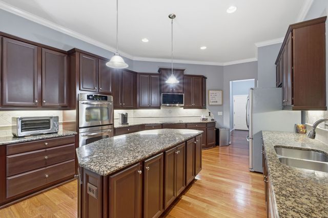 2205 Dominick Dr, Nolensville, TN 37135