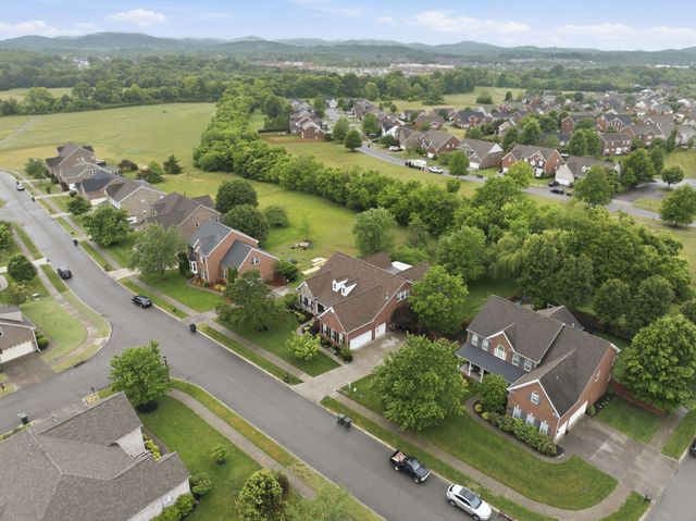 2205 Dominick Dr, Nolensville, TN 37135