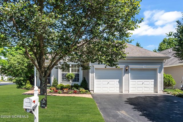 83 Huntington Drive, Jackson, NJ 08527