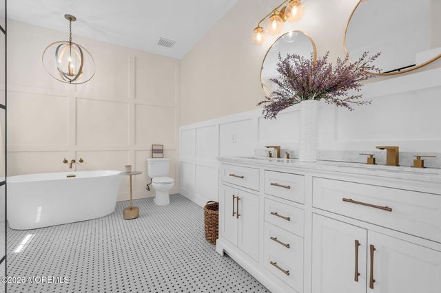 83 Huntington Drive, Jackson, NJ 08527
