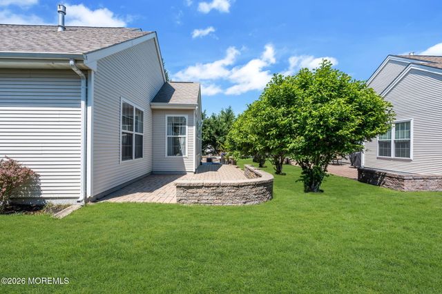 83 Huntington Drive, Jackson, NJ 08527