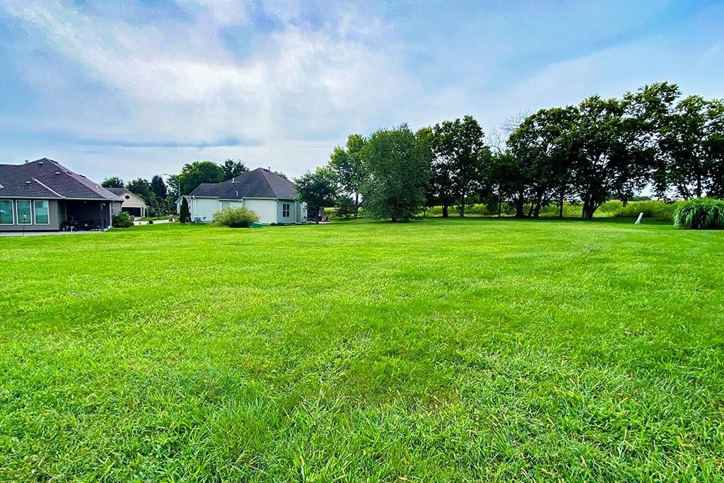 303 Crestview Court, Raymore, MO 64083