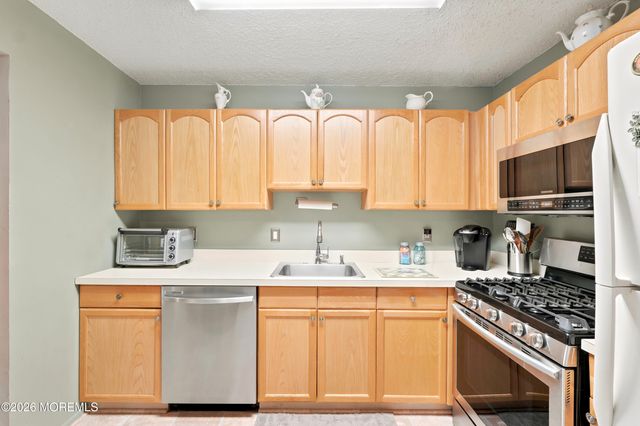 111 Violet Lane, Jackson, NJ 08527