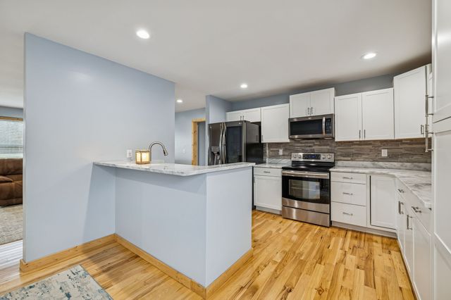 2717 Longstreet Ave, Pleasant View, TN 37146