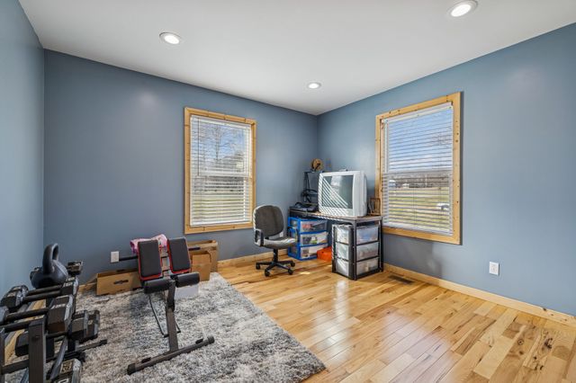 2717 Longstreet Ave, Pleasant View, TN 37146