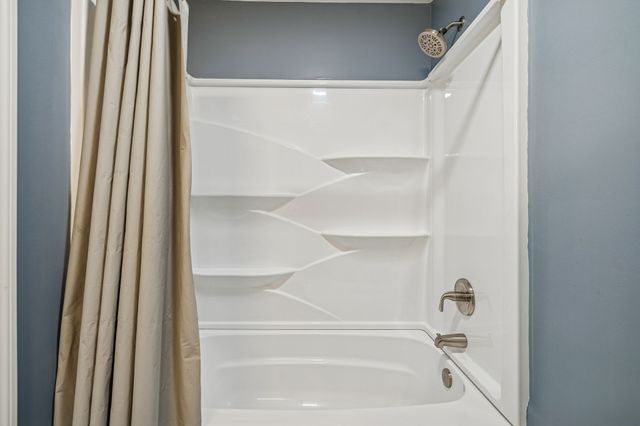 2717 Longstreet Ave, Pleasant View, TN 37146