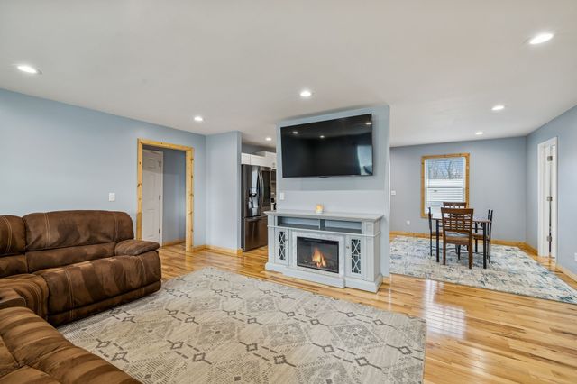 2717 Longstreet Ave, Pleasant View, TN 37146