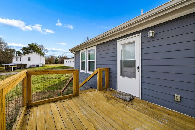 2717 Longstreet Ave, Pleasant View, TN 37146