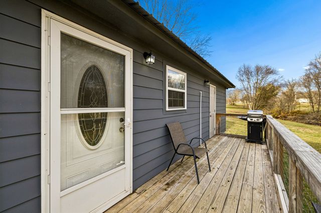 2717 Longstreet Ave, Pleasant View, TN 37146