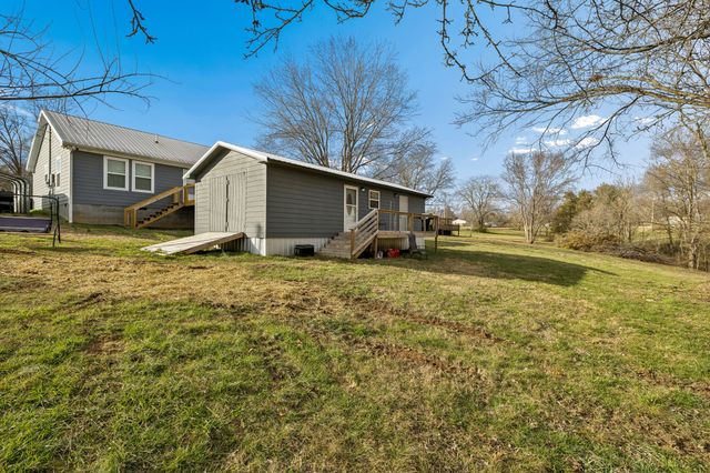 2717 Longstreet Ave, Pleasant View, TN 37146