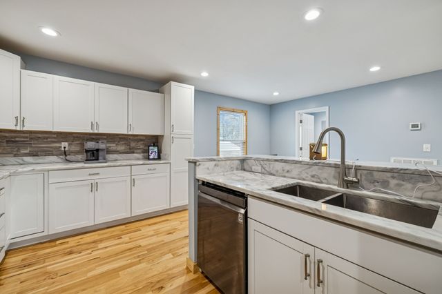 2717 Longstreet Ave, Pleasant View, TN 37146