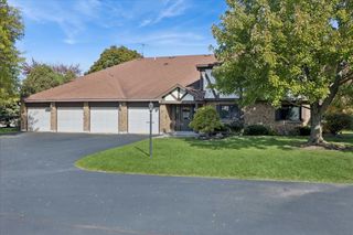 519 Banyon Lane A, La Grange, IL 60525