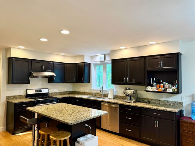 137A Court Street, Exeter, NH 03833