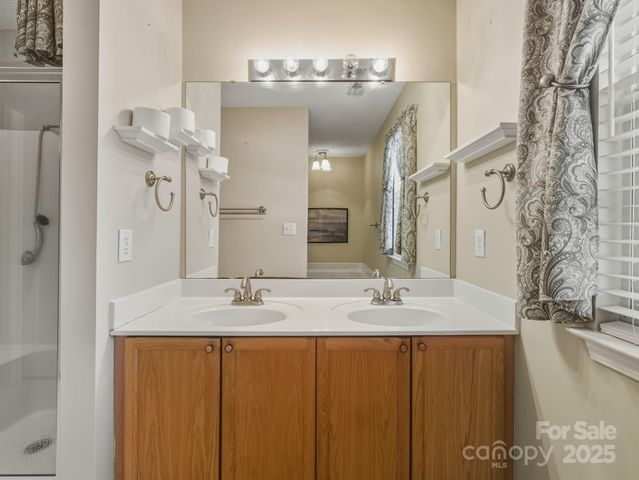 106 Rolling Stone Court, Mooresville, NC 28117