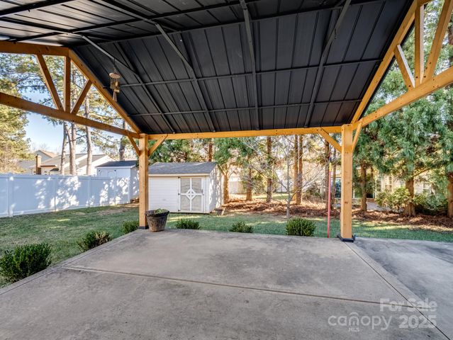 106 Rolling Stone Court, Mooresville, NC 28117