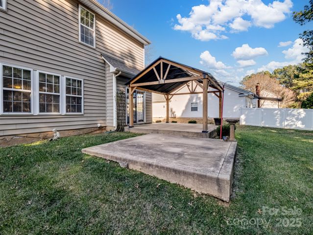 106 Rolling Stone Court, Mooresville, NC 28117