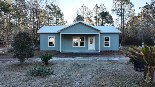 1932 Black Road SE, Darien, GA 31305