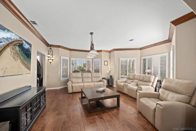 1180 Academy Ln, Vista, CA 92081