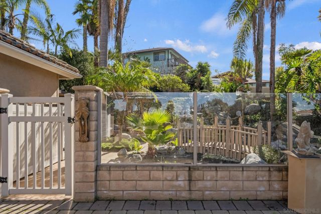 1180 Academy Ln, Vista, CA 92081