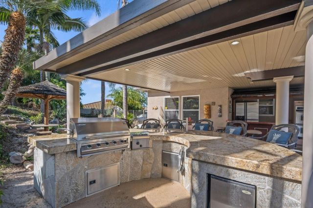 1180 Academy Ln, Vista, CA 92081