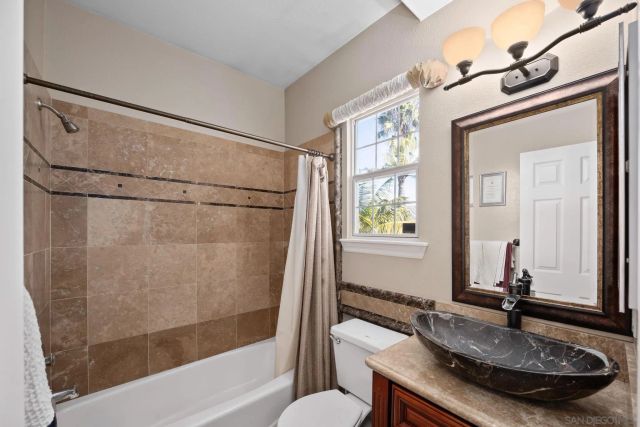 1180 Academy Ln, Vista, CA 92081