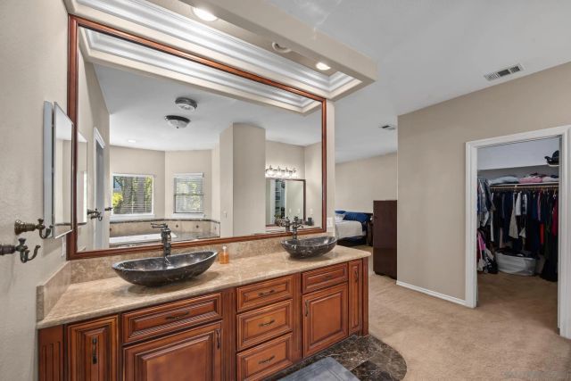 1180 Academy Ln, Vista, CA 92081