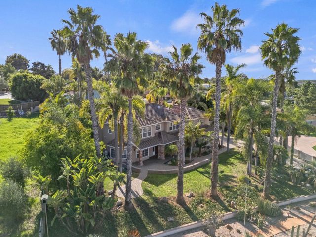 1180 Academy Ln, Vista, CA 92081