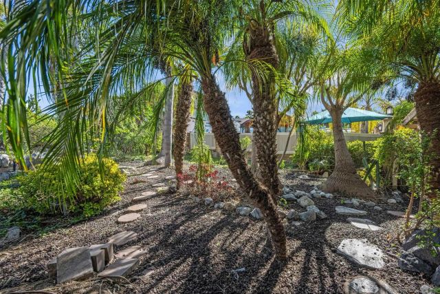 1180 Academy Ln, Vista, CA 92081