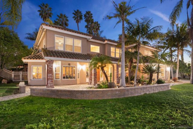 1180 Academy Ln, Vista, CA 92081