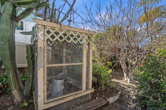 1180 Academy Ln, Vista, CA 92081