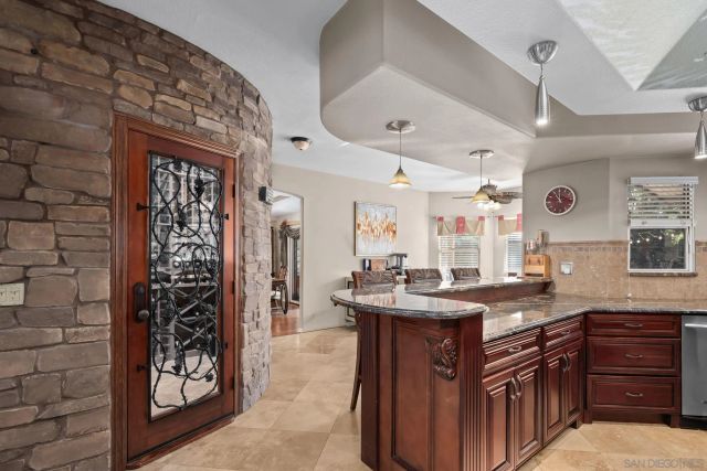 1180 Academy Ln, Vista, CA 92081