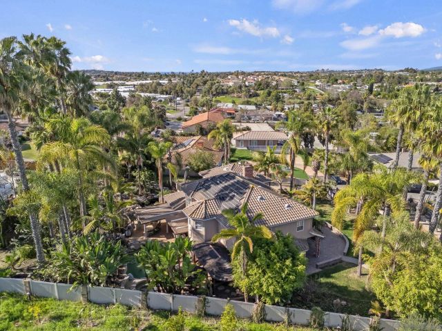 1180 Academy Ln, Vista, CA 92081