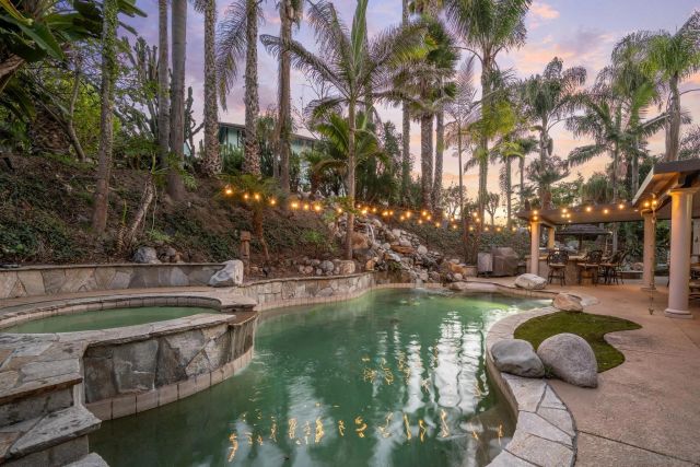 1180 Academy Ln, Vista, CA 92081