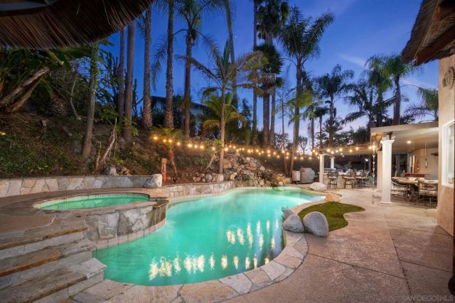 1180 Academy Ln, Vista, CA 92081