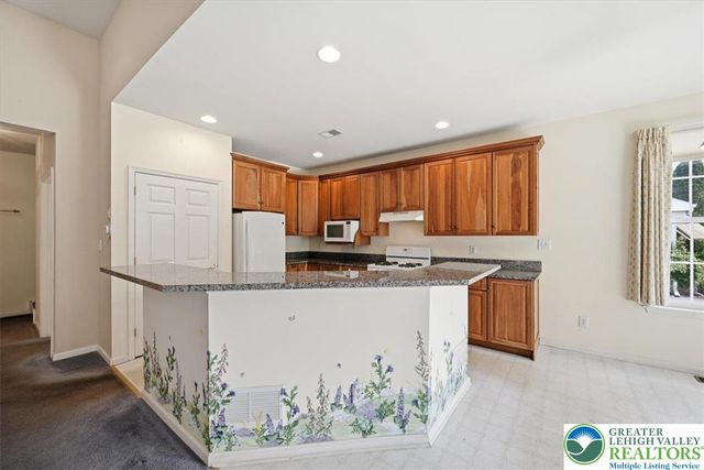 1888 Jeanine Way, Hellertown Boro, PA 18055