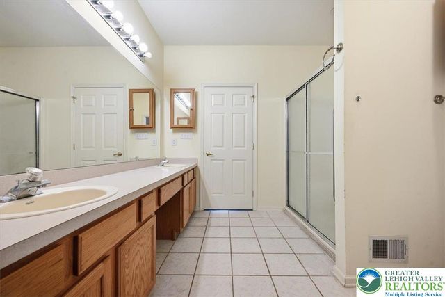 1888 Jeanine Way, Hellertown Boro, PA 18055