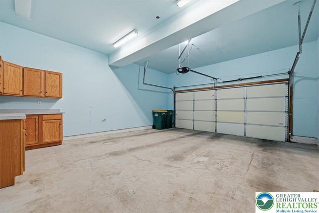 1888 Jeanine Way, Hellertown Boro, PA 18055