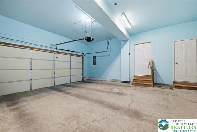 1888 Jeanine Way, Hellertown Boro, PA 18055