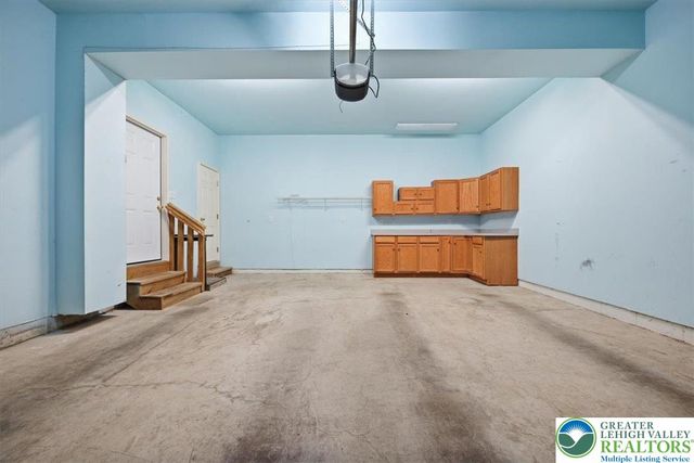 1888 Jeanine Way, Hellertown Boro, PA 18055