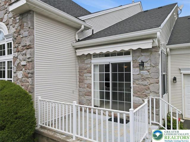 1888 Jeanine Way, Hellertown Boro, PA 18055