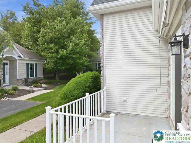 1888 Jeanine Way, Hellertown Boro, PA 18055