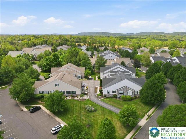 1888 Jeanine Way, Hellertown Boro, PA 18055