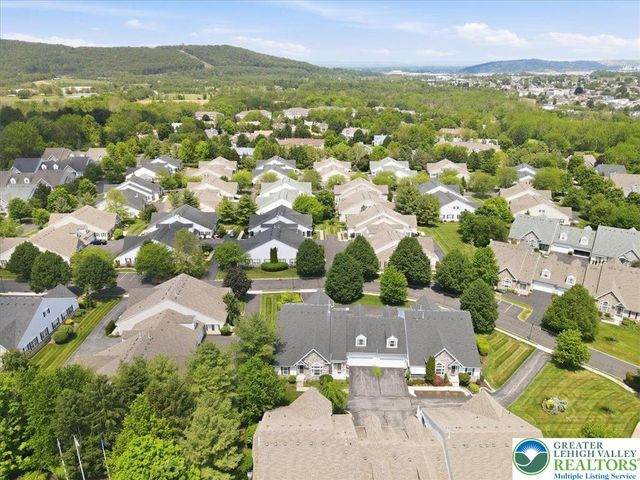 1888 Jeanine Way, Hellertown Boro, PA 18055
