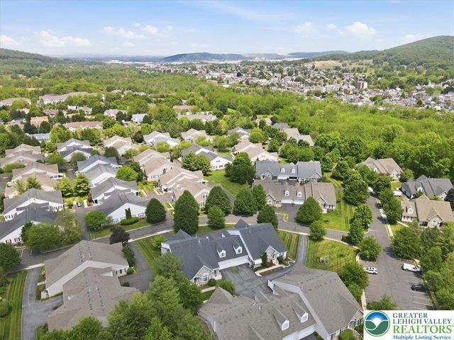 1888 Jeanine Way, Hellertown Boro, PA 18055