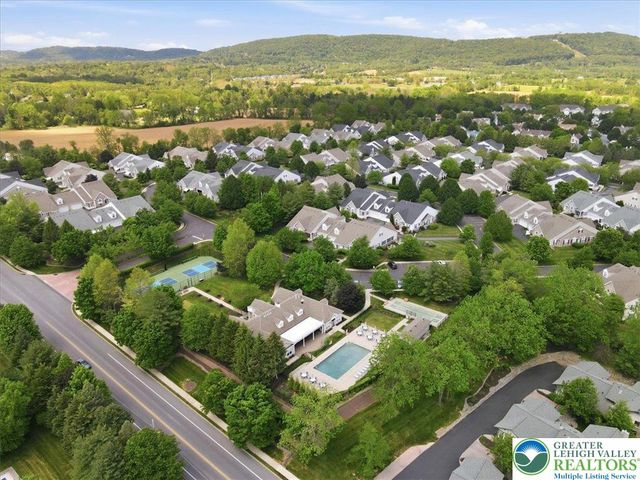 1888 Jeanine Way, Hellertown Boro, PA 18055