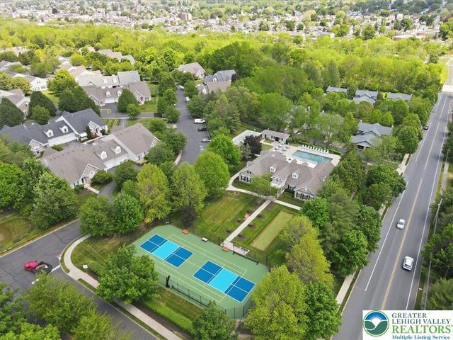 1888 Jeanine Way, Hellertown Boro, PA 18055
