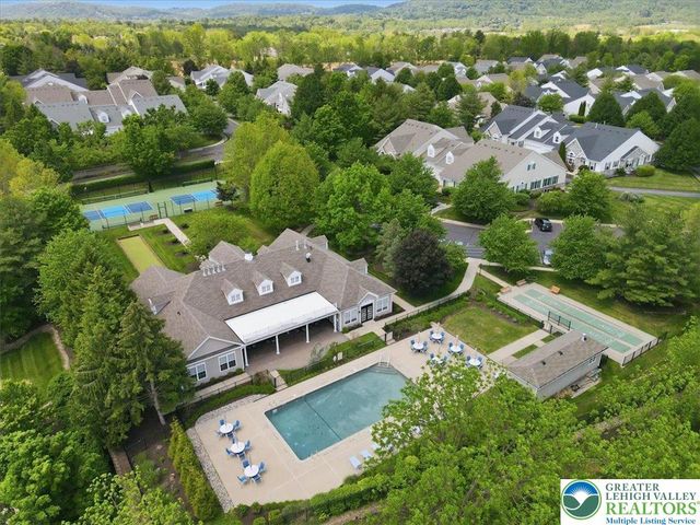 1888 Jeanine Way, Hellertown Boro, PA 18055