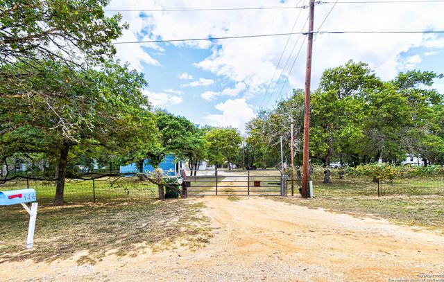 144 Dinks, Seguin, TX 78155