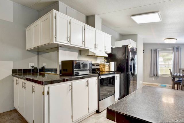 144 Dinks, Seguin, TX 78155