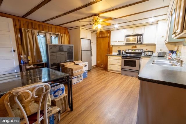 1615 CHURCH ST, Tobyhanna, PA 18466